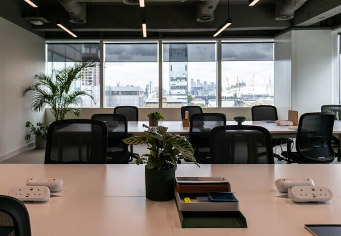 Private workspace in Sierra Quebec Bravo, Waterfront Studios Properties LLP (Docklands, E14 - London)