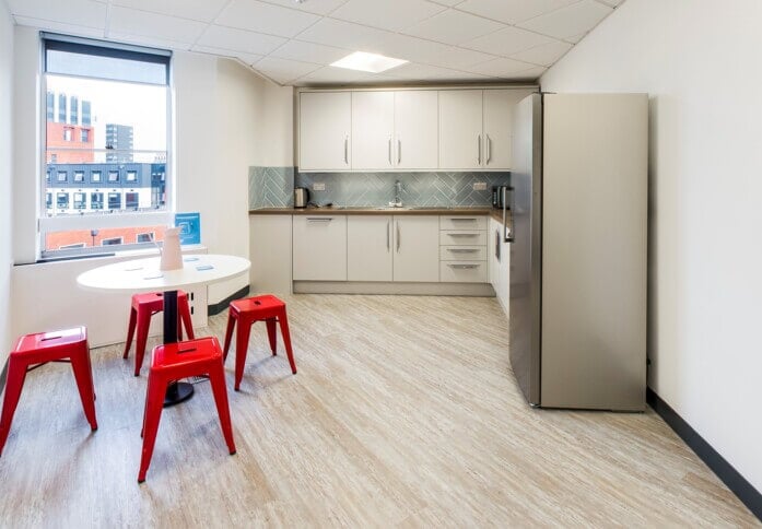 Use the Kitchen at Fitzalan Place, Biz - Space in Cardiff