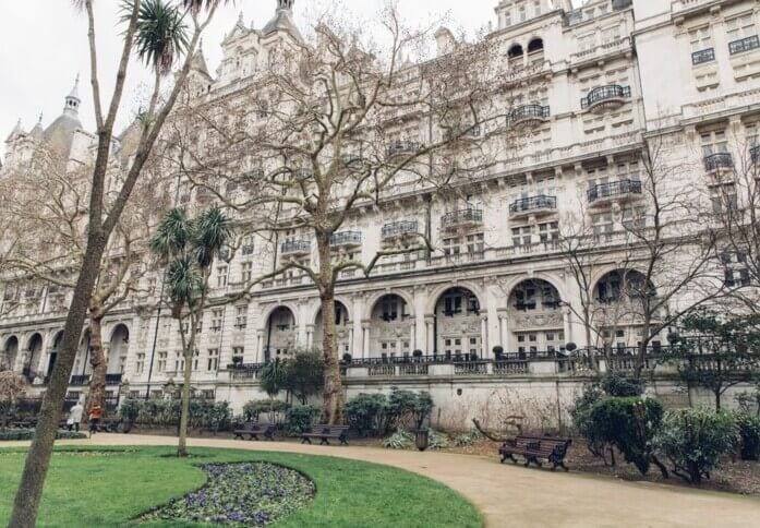 Building pictures of Horse Guards Avenue, Huckletree at Westminster