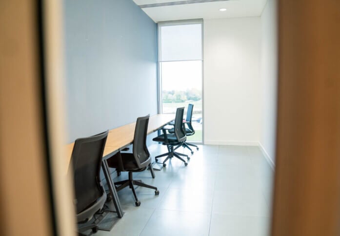 Private workspace Brunel Place, Plus X Holdings Ltd in Slough, SL1