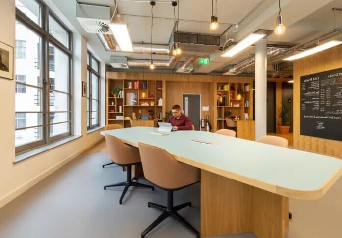 CafÃ© area at Farringdon Road, Regus