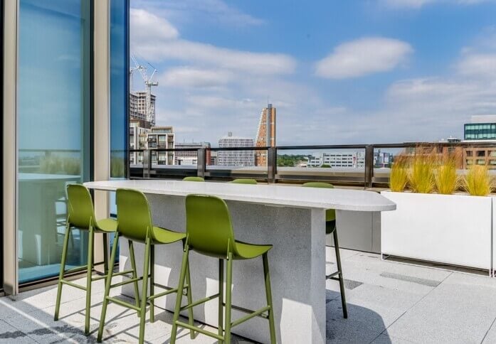 Use the roof terrace at Ariel Way, (White City, W12 - London)