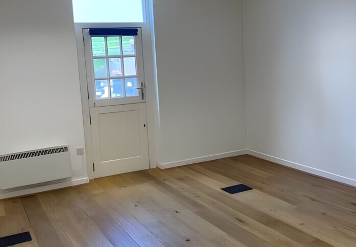 Unfurnished workspace at Grove Lodge, Kerrington Grove Lodge Ltd, Finchley, N3 - London