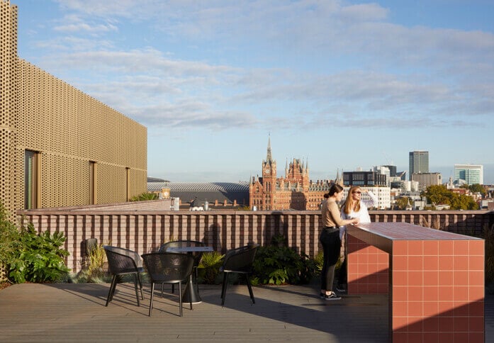 Use the roof terrace at Pentonville Road, The Office Group Ltd. (FORA) (King's Cross, WC1 - London)