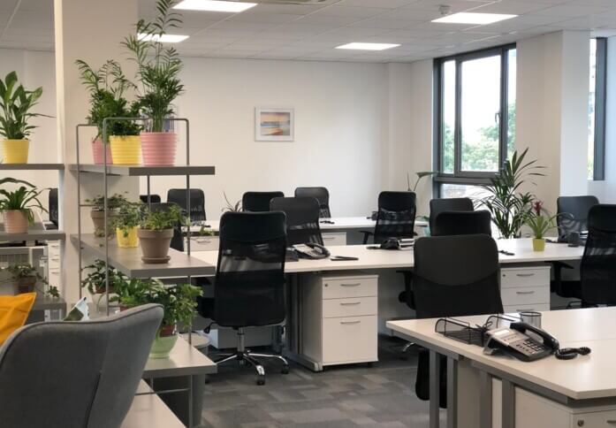 Dedicated workspace in Putney Bridge Road, SW15 - London