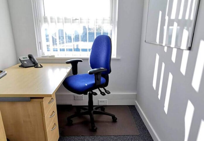 Private workspace Paynes Park, Eastway Enterprise Centre in Hitchin