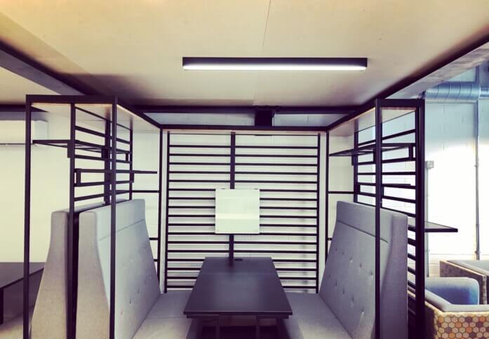 Breakout space for clients - Watergate Walk, The Serviced Office Company in Canary Wharf