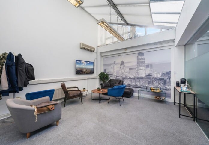 Breakout space for clients - Sumatra Road, Harmony Real Estate Investments Ltd in West Hampstead, NW6 - London