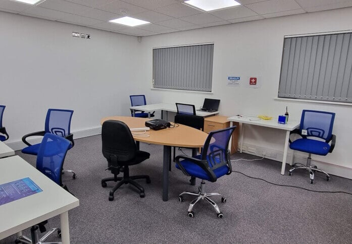 Your private workspace: Warren Park Way, Paintin Places Properties in Leicester, LE1