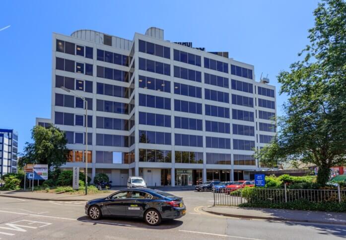 Building outside at Newbridge Square, FigFlex Offices Ltd, Swindon, SN1