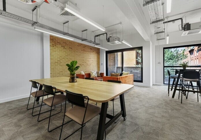 The breakout area at Old Nichol Street, Dotted Desks Ltd (Shoreditch, EC1 - London)