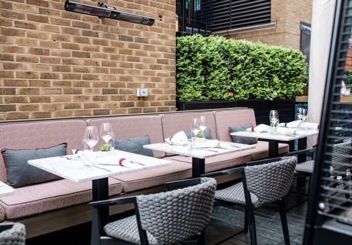 Outdoor area - Hay Hill in Mayfair, W1 - London