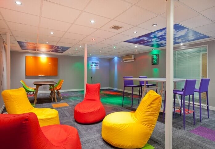 Breakout space in Bayham Street, Oasis Business Centres (Camden)