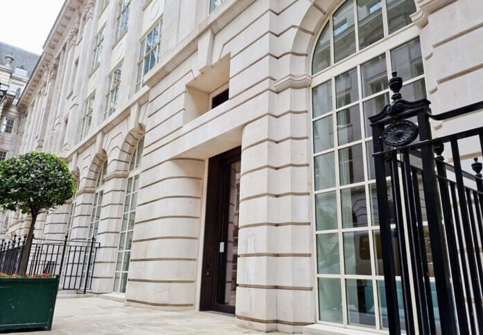 The building at St Helen's Place, Regus in Liverpool Street