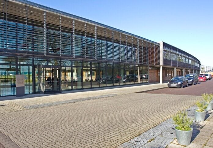 Building outside at Butterfield, Regus, Luton