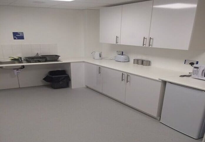 Use the Kitchen at Oldfields Road, Access Storage in Sutton