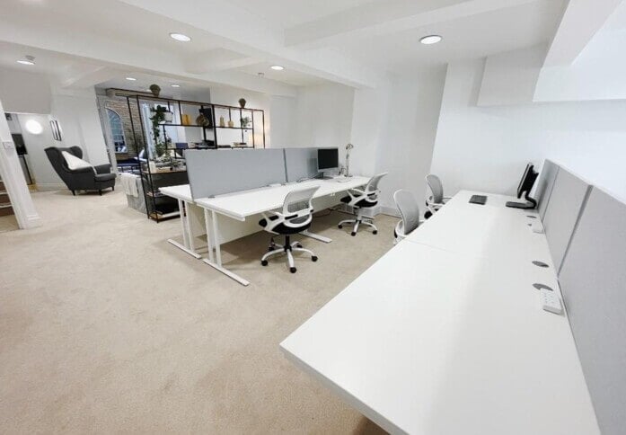 Shared desks at Stratton Street, Adderstone 1993 Ltd, Mayfair, W1 - London