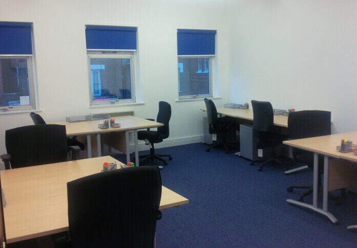 Private workspace in High Road, Lenta (Tottenham)