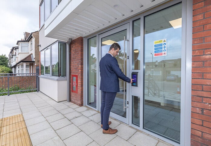 Building pictures of Kempshott Road, Access Storage at Streatham