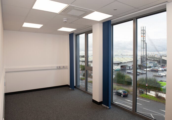 Unfurnished workspace Great West Road, Access Storage in Osterley