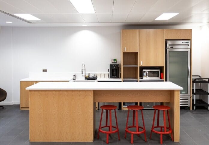 Use the Kitchen at Lloyd's Avenue, WeWork in Fenchurch Street, EC3 - London