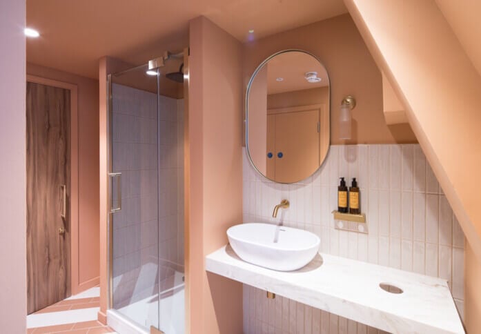 Bathroom facility at Brook Street, The Arterial Group Ltd (Mayfair, W1 - London)