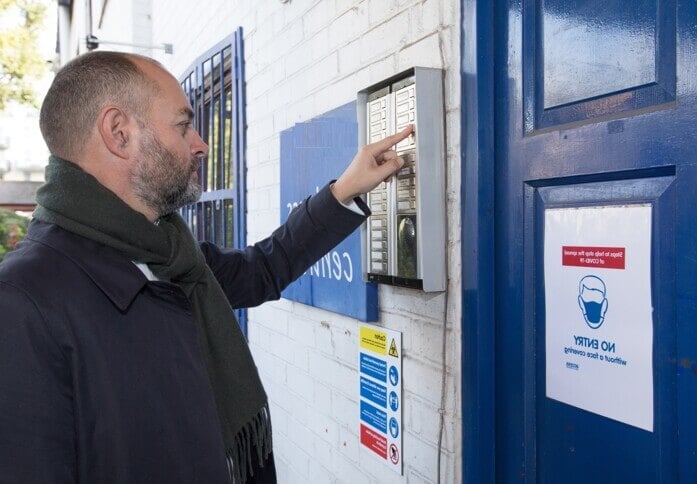 Building pictures of Manor Road, Access Storage at West Ealing