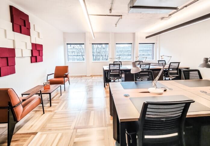 Dedicated workspace in Harp Lane, Us&Co, Monument, EC4 - London