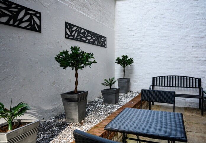 Outdoor space at Catherine Place, NewFlex Limited (Victoria, SW1 - London)