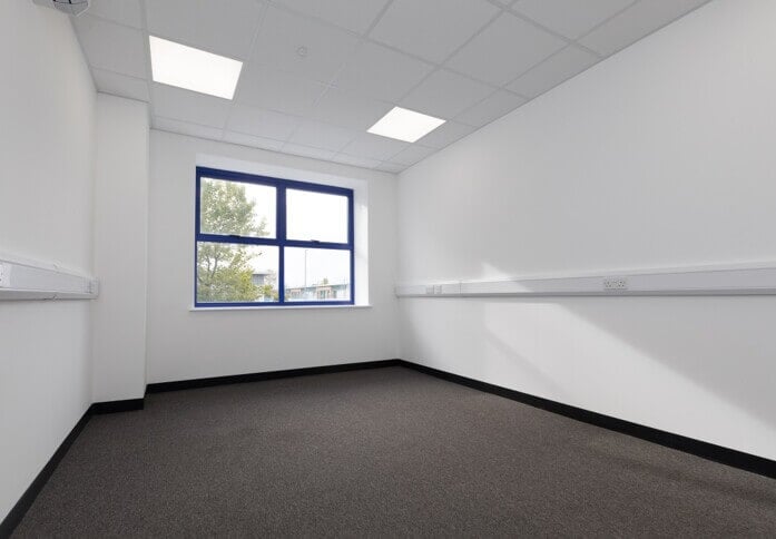 Unfurnished workspace: Moorfield Road, Access Storage, Guildford