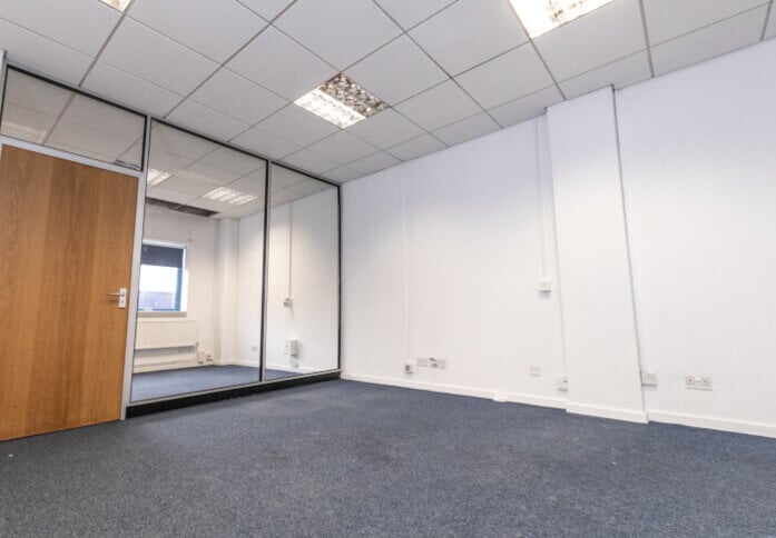 Unfurnished workspace - Rugby Road, Access Storage, Twickenham