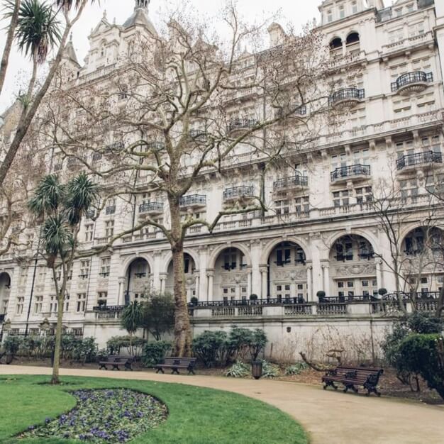 Building pictures of Horse Guards Avenue, Huckletree at Westminster