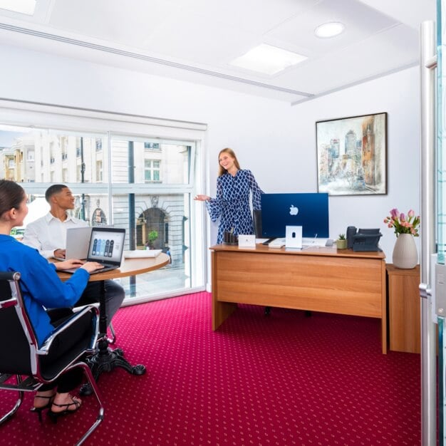 Dedicated workspace in Mayfair Place, Serv Corp, Green Park, W1 - London