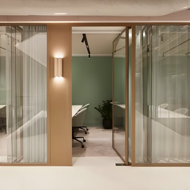 Private workspace Watling Street, Land Securities Group PLC in St Paul's, EC1 - London