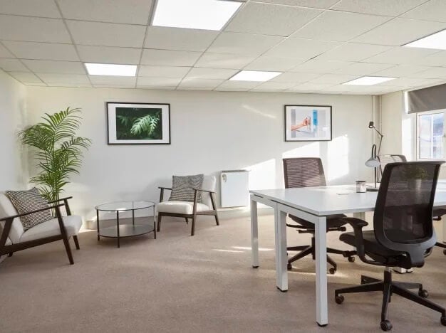 Private workspace in Wadsworth Road, Regus (Perivale, UB6 - London)