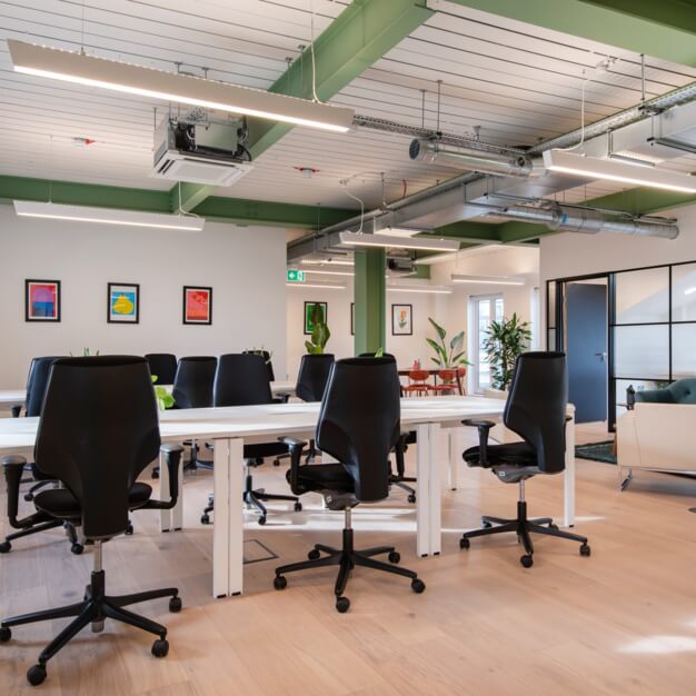 Private workspace, St John's Lane, RNR Property Limited (t/a Canvas Offices) in Farringdon, EC1 - London