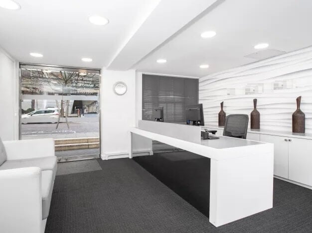 Reception area at Burwood Place, Regus in Edgware Road