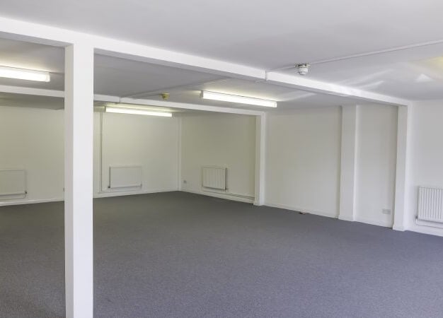 Unfurnished workspace: Horseshoe Park, Country Estates Ltd, Berkshire, RG8 - South East