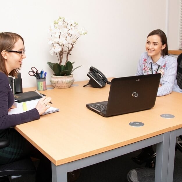 Dedicated workspace Curtis Road, Biz - Space in Dorking