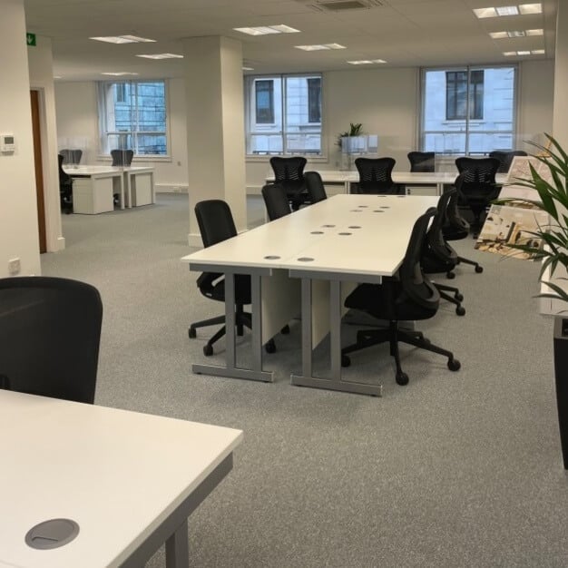 Private workspace in 6-7 Queen Street, Clockhouse Property Consulting Limited (Bank, EC2 - London)