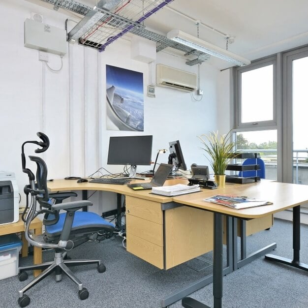 Unfurnished workspace - Mortlake High Street, Glenstone Property PLC