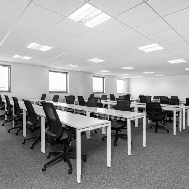 Private workspace in Vale Park, Regus (Evesham)