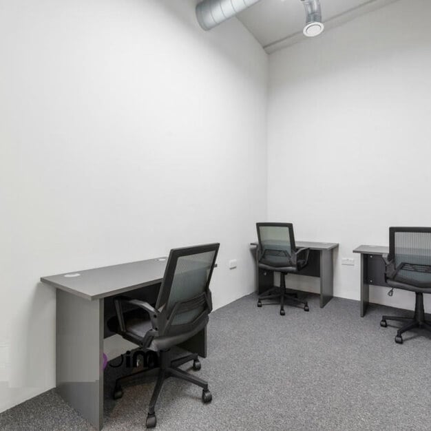 Private workspace in High Road, Rukman Ltd (North Finchley, N12 - London)