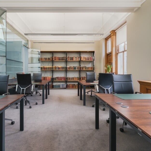 Dedicated workspace in Central Court, The Argyll Club (LEO), Chancery Lane, WC2A - London