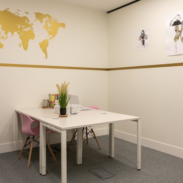 Private workspace in West Regent Street, Regus (Glasgow)