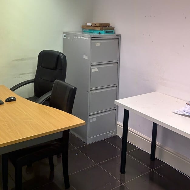 Private workspace, Blu-Ray House, Falcon 1 Investment Ltd in Enfield, EN2 - London