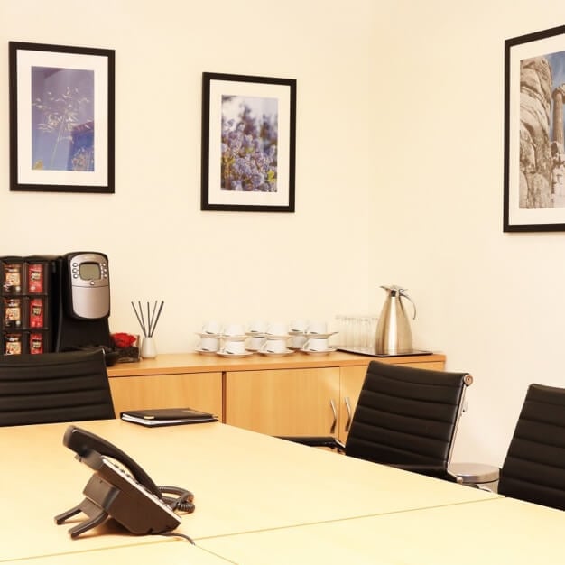 Meeting room - Curtis Road, Biz - Space in Dorking