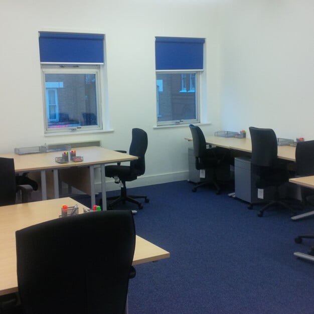 Private workspace in High Road, Lenta (Tottenham)