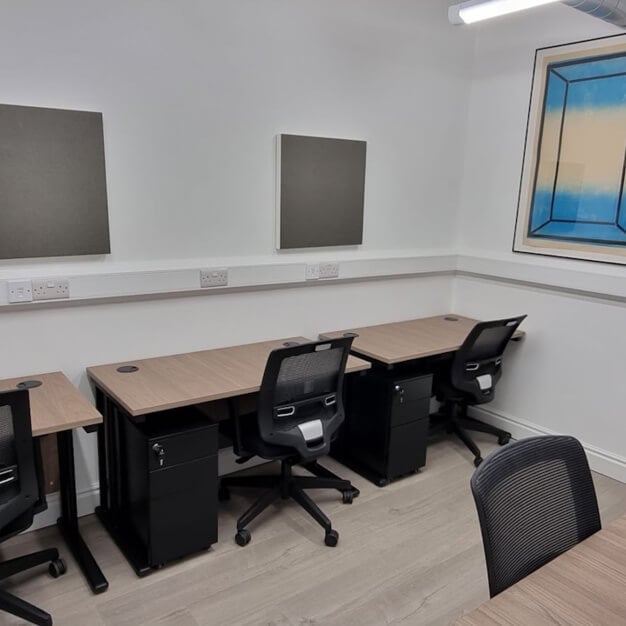 Private workspace in Elthorne Road (Archway, N19 - London)