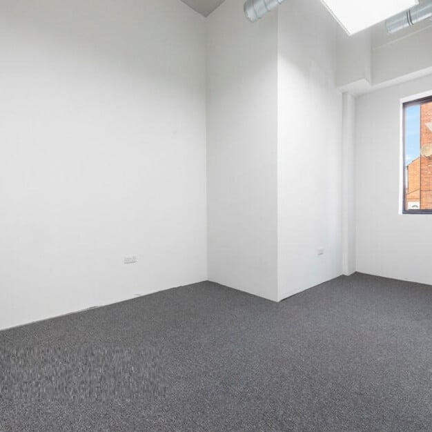 Unfurnished workspace at High Road, Rukman Ltd, North Finchley, N12 - London